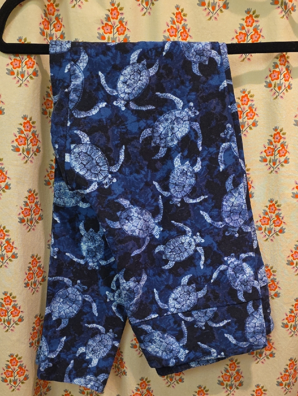 LuLaRoe Navy Leggings with Light Blue Turtle Print